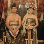 Cekricek.id - Kaesang Pangarep dan Erina Gudono telah resmi menjadi suami istri. Mereka sukses menggelar pernikahan selama tiga hari lamanya. Tidak hanya mempersilakan tamu undangan, acara sakral anak presiden Joko Widodo itu juga memberi kesempatan agar seluruh masyarakat bisa menyaksikannya.