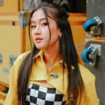 Cekricek.id – Keisya Levronka resmi merilis single barunya yang bertajuk “Hidup Tanpamu”. Lagu tersebut memiliki musik yang sendu dengan lirik yang bercerita tentang kegalauan seseorang yang berpikir akan memilih pisah dari kekasihnya. Dia pun berhasil menuai banyak pujian.
