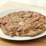 Cekricek.id - Resep telur dadar terong adalah sajian khas rumahan yang ekonomis namun bercita rasa lezat. Bahan dan bumbu yang diperlukan sangat sederhana dan ramah di kantong, sehingga para ibu bisa hemat berkali-lipat dalam menyajikan santap harian.
