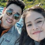 Cekricek.id – Maudy Ayunda beberapa waktu terakhir kerap membagikan foto liburannya bersama suami oppa Koreanya, Jesse Choi, di media sosial. Mereka tampil sangat natural di tengah hamparan pemandangan alam yang masih asri.