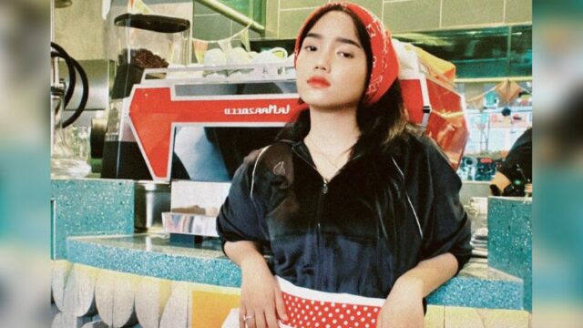 Cekricek.id – Fuji memang sudah memulai debut sebagai aktris lewat sebuah film layar lebar yang dibintangi olehnya beberapa waktu lalu. Meski film tersebut menuai banyak kritikan dari segi serita, pengambilan gambar, editing dan akting, namun satu hal yang diingat dari hadirnya adik ipar mendiang Vanessa Angel itu.
