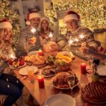 Cekricek.id – Libur natal dan tahun baru identik dengan kumpul bareng keluarga besar. Tentu saja ada banyak hal yang akan terjadi jika satu keluarga besar sudah saling bertemu. Berbagai rasa ingin tahu lewat rentetan pertanyaan juga akan saling menghujam pada anggota keluarga lain.