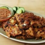 Cekricek.id - Resep ayam bakar bumbu kacang bisa dijadikan salah satu menu harian untuk santap bersama keluarga di rumah. Cita rasa yang enak dari daging ayam yang dipanggang di atas bara api, bumbu kacang yang melapisinya sukses mebanambah rasa lezat pada masakan rumahan ini.