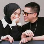 Cekricek.id – Aktor tampan Rezky Aditya dituding sebagai pelaku video syur oleh warganet. Hal itu tak lain karena video asusila yang baru-baru ini beredar memperlihatkan sosok pria dengan wajah yang mirip dengan aktor yang pernah bermain sinetron bersama Nikita Willy itu.