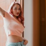 Cekricek.id – Siti Badriah akhinya mengaku sudah percaya diri kembali untuk mengenakan pbaju crop top semenjak kelahiran anak pertamanya beberapa bulan lalu. Masih menjadi ibu menyusui, penyanyi dangdut cantik itu sudah terlihat lebih raming dari beberapa waktu yang lalu.