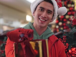Verrel Bramasta tuai komentar pedas warganet di laman Instagram pribadinya usai mengunggah ucapan selamat hari Natal kepada para followers.