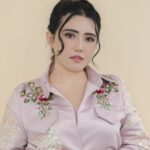 Via Vallen buka suara soal keluarganya yang kebiasaan bergantung padanya meski Via kini sudah memiliki suami, ia pun memberi klarifikasi di akun pribadinya.
