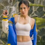Wulan Guritno baru saja mengunggah potret cantik dan juga seksinya lewat akun Instagram pribadinya yang terlihat meneganakan outfit kece.