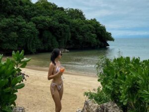 Cekricek.id - Anya Geraldine kembali memamerkan pose dengan mengenakan bikini setelah ulang tahun, netizen sulit positif thinking