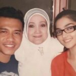 Cekricek.id - Netizen dibuat salfok dengan penampilan daripada Ashanty ketika masih begitu muda. Hal tersebut dikarenakan wajahnya persis Arsy
