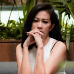 Cekricek.id - Ternyata penampilan seksi dari seorang Atien Simon bisa membuat teman anaknya ikut terpincut, untungnya masih wajar