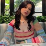 Cekricek.id - Netizen kali ini dibuat pusing ketika melihat outfit yang dikenakan oleh Rebecca Klopper. Cantiknya bikin netizen jadi pusing