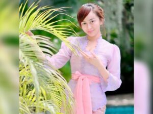 Cekricek.id - Denise Chariesta ternyata belum lama ini populer di Twitter dikarenakan namanya trending, foto kenakan kebaya malah ngajak ribut