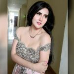 Cekricek.id - Banyak dari netizen mengutarakan kekhawatirannya terkait dengan gaun yang dikenakan oleh Dianna Dee Starlight, takut melorot
