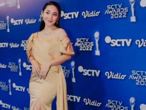 Cekricek.id - Dari segi penampilan artis cantik Dinda Kirana akan selalu dapat pujian. Apalagi berpenampilan anggun dan saat bergaya casual