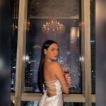 Cekricek.id - Banyak dari netizen mengungkapkan jika mereka begitu tergoda ketika melihat penampilan dari Erika Carlina, nampak punggung