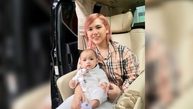 Cekricek.id - Mantan istri Aming, Evelyn Nada Anjani ternyata pernah menjadi seorang wanita malam di Jepang, selain jadi supir truk dan lainnya