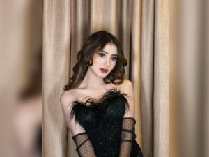 Cekricek.id - Artis cantik Ghea Youbi. karena nyatanya dengan pesona dengan kecantikannya tersebut dinobatkan sebagai wanita tercantik di dunia