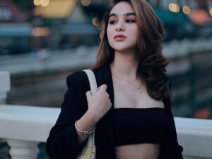 Cekricek.id - Hana Hanifah kembali dipuji karena tampilannya begitu memukau ketika mengenakan crop top. Padahal sebelumnya lebih tertutup