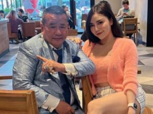 Cekricek.id - Hotman Paris dengan percaya diri merasa banyak wanita ingin memiliki sosok suami seperti dirinya, dengan semua kelebihannya