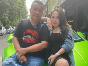 Cekricek.id - Pengacara Hotman Paris kembali memamerkan calon asisten pribadi alias aspri baru, usai umumkan kabar duka belum lama ini
