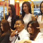 Hotman Paris membagikan momen bahagianya yang sedang party di klub Atas miliknya di kota Bali, sang pengacara malah diiingatkan soal akhirat.