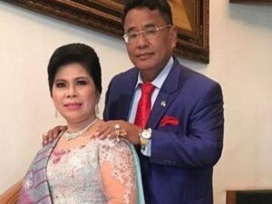 Pengakuan Hotman Paris yang hebohkan jagat maya dengan pengakuannya yang ternyata tidak ingin satu pesawat dengan keluarganya sendiri.