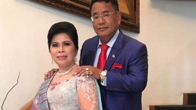 Pengakuan Hotman Paris yang hebohkan jagat maya dengan pengakuannya yang ternyata tidak ingin satu pesawat dengan keluarganya sendiri.