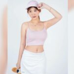 Cekricek.id - Banyak netizen merasa godaan wanita memang jauh lebih berat daripada godaan setan, ketika melihat foto Livy Renata pamer pusar