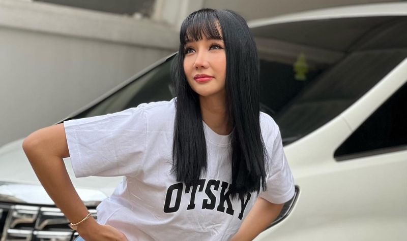 Style Rambut Baru Lucinta Luna Malah Disebut Bidadari Terbalik