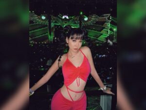 Cekricek.id - Lagi-lagi Lucinta Luna dipuji oleh netizen sebagai bodi spek gadis Korea, saat kenakan pakaian yang pamer perut rata