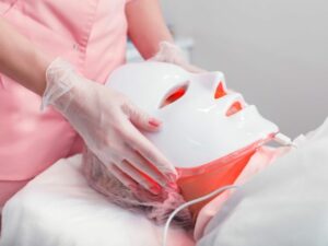 Cekricek.id - Keberadaan masker wajah magnetik selalu dipertanyakan keberadaannya apakah hal tersebut aman atau tidaknya untuk kulit.
