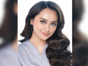 Cekricek.id - Lagi-lagi artis cantik Memes Prameswari mendapat julukan baru dari netizen. Yaitu sebagai sosok ratu karena aura kecantikannya