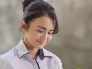 Cekricek.id - Artis papan atas Michelle Ziudith justru ingin menjadi sosok yang tidak cantik, karena ingin dicintai secara tulus
