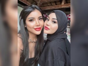 Cekricek.id - Netizen kini justru mendoakan agar Millen Cyrus bisa tampil lebih tertutup bahkan berhijab saat foto bareng Aurel