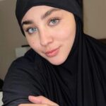 Cekricek.id - Penampilan artis Margin Wierheem saat mengenakan hijab begitu dipuji oleh netizen. Tampak begitu menawan, intip potretnya