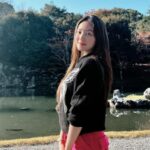Cekricek.id - Dari segi penampilan Natasha Wilona dipuji sudah pantas menjadi seorang wanita Jepang, saat liburan ke negeri matahari terbit ini