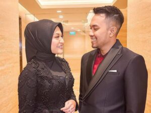 Cekricek.id - Usai mengumumkan hubungannya ke sosial media, Nathalie Holscher kini terus pamer kemesraan bareng pacar, didoakan berjodoh
