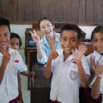 Cekricek.id - Aksi Nikita Willy saling berbagi kebaikan dengan anak Sumba kembali mendapat pujian. Tak sekedar cantik fisik tapi juga hati