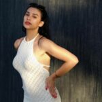 Cekricek.id - Nora Alexandra dipuji begitu totalitas oleh sejumlah netizen ketika mengiklankan produk pembesar area dada, begini katanya