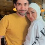 Cekricek.id - Olla Ramlan terlihat memeluk erat Reza Rahadian ketika keduanya berkesempatan bertemu, disebut hanya manasi mantan