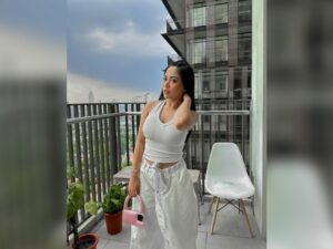 Cekricek.id - Banyak dari netizen yang merasa bahwa penampilan casing sama menariknya dengan baju yang digunakan oleh Rachel Vennya.
