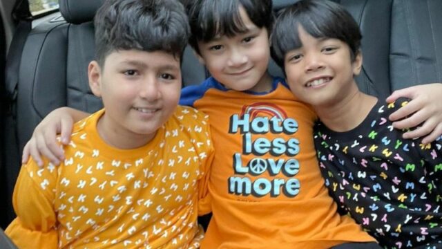 Cekricek.id - Netizen begitu terharu ketika melihat Rafatar merangkul erat 2 sosok teman barunya. Apalagi wajahnya pun terlihat amat ramah