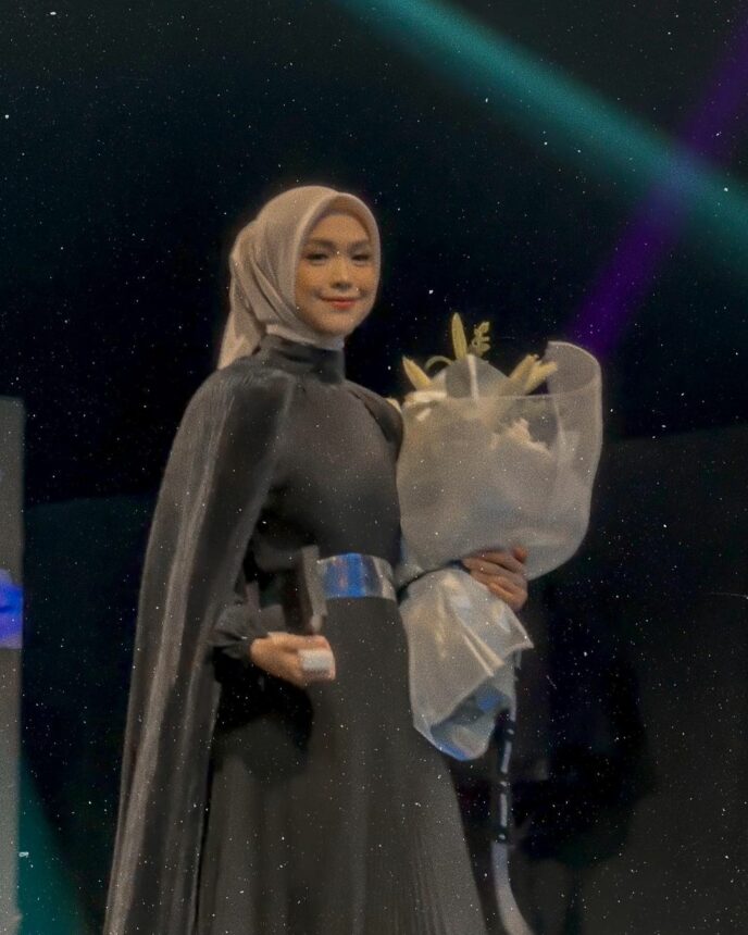 Tampil Sederhana, Ria Ricis Dipuji Mirip Anak Kuliahan