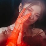 Cekricek.id - Penampilan dari Tiara Andini kini dipuji oleh netizen mirip seperti putri kayangan. Saat mengenakan sebuah dress merah
