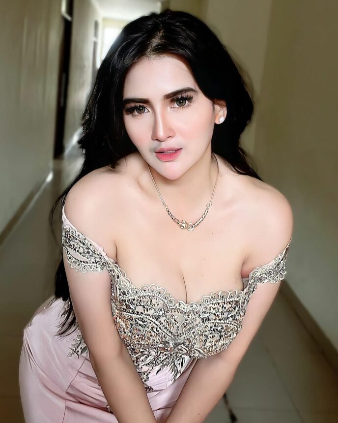 Netizen Takut Gaun yang Dikenakan Dianna Dee Starlight Jatuh dan Melorot 