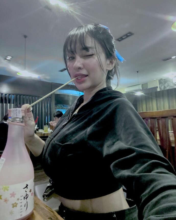Jadi Hobi Makan, Netizen Malah Salfok Lihat Celana Cupi Cupita Makin Longgar