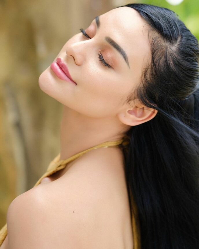 Make Up Flawless, Intip Kecantikan Nora Alexandra yang Udah Gak Ketolong Level Parah