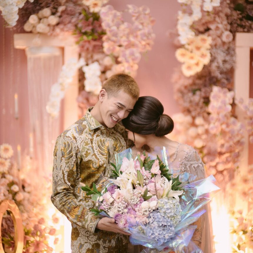 Intip Sejumlah Momen Manis Lamaran Julian Jacob Untuk Pujaan Hatinya