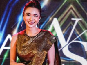 Cekricek.id - Dari segi penampilan begitu banyak netizen yang memberikan pujian untuk Wika Salim, dianggap dan dipuji mirip seperti mangga